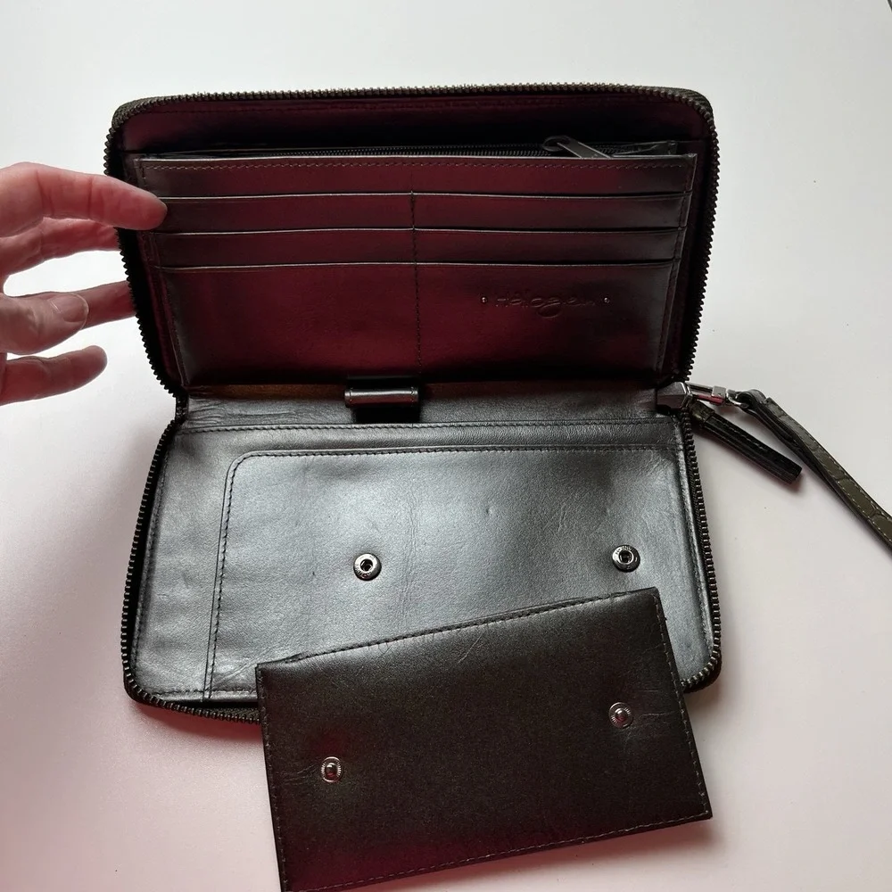 HALOGEN Crocodile Embossed Wallet/Wristlet Bronze with  Snap Off Coin Purse